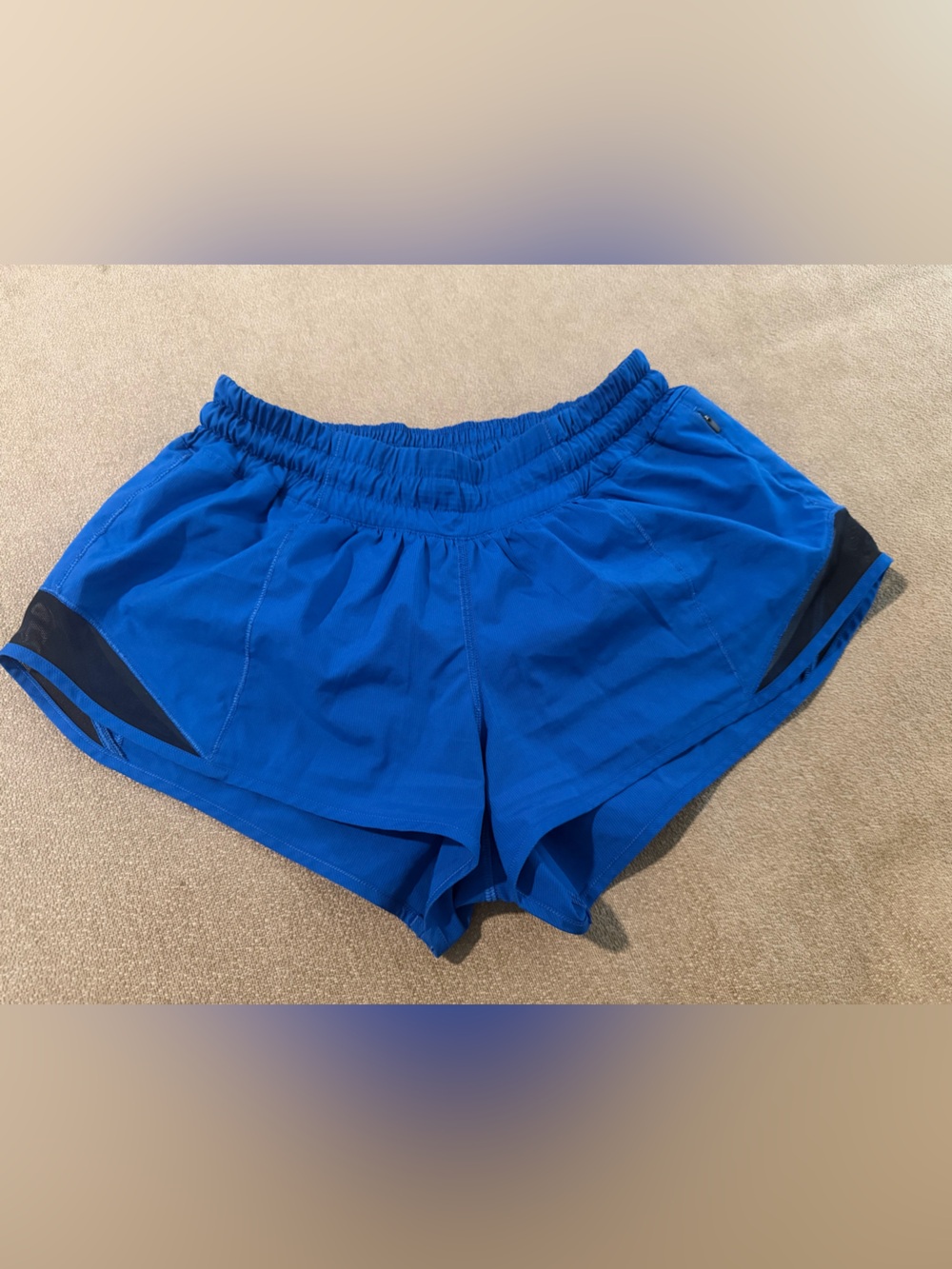 Lululemon Hotty Hot shorts - size 4